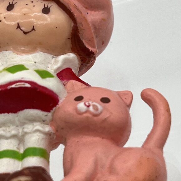 Vintage Strawberry Shortcake w/ Custard Cat Strawberryland Mini Figure 2" - Picture 6 of 8